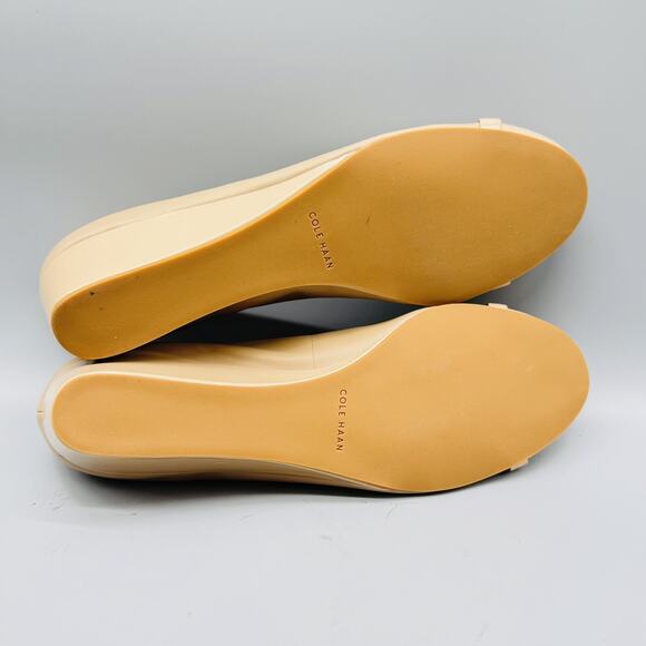 Cole Haan Shoes Womens 10 Beige Leather Bow Logo Cap Toe Pumps Slip On NEW - Picture 10 of 13